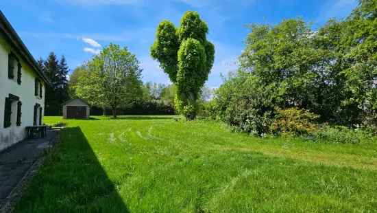 Te renoveren Ardens boerderijtje met prachtig terrein