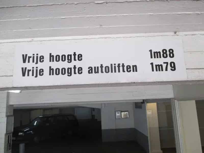 Garage te Koop Oostende Centrum - Parking met Autolift