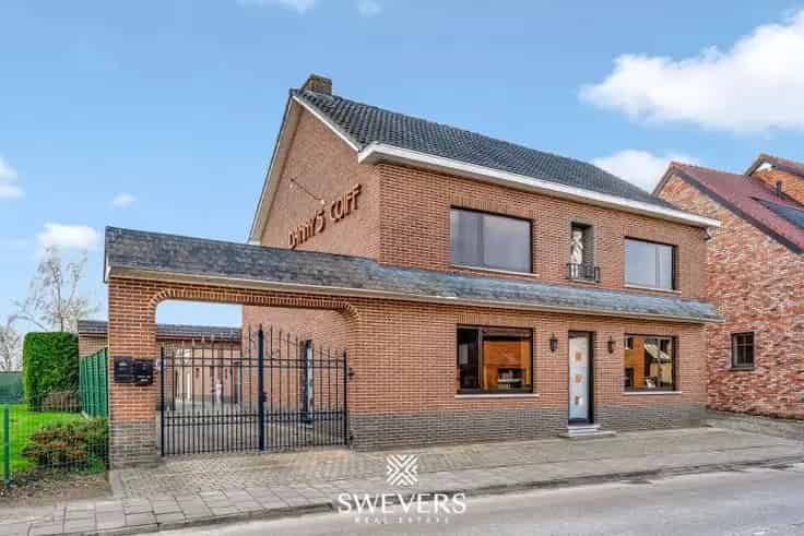 Huis Te Koop Geetbets: Instapklare Woning met Handelszaak en Appartement