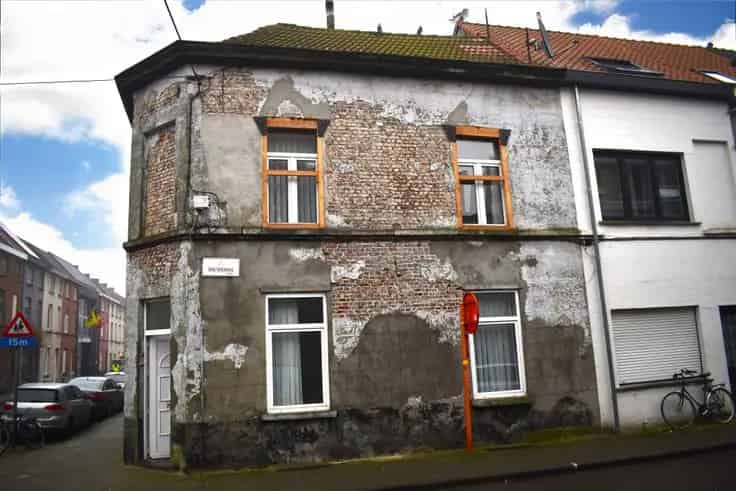 Huis Te Koop Gent: Hoekwoning met Garage Nabij Centrum