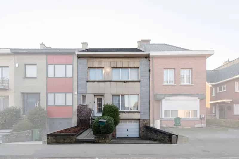 Ruime te renoveren woning met groot potentieel