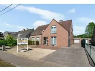 Villa te koop Gierle - Ruime gezinswoning met grote garage