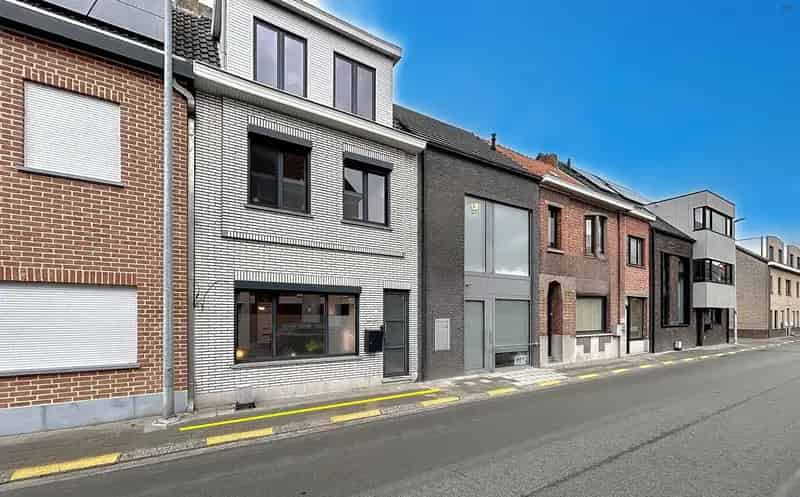 Instapklare gezinswoning 4 slaapkamers grote tuin 200m2