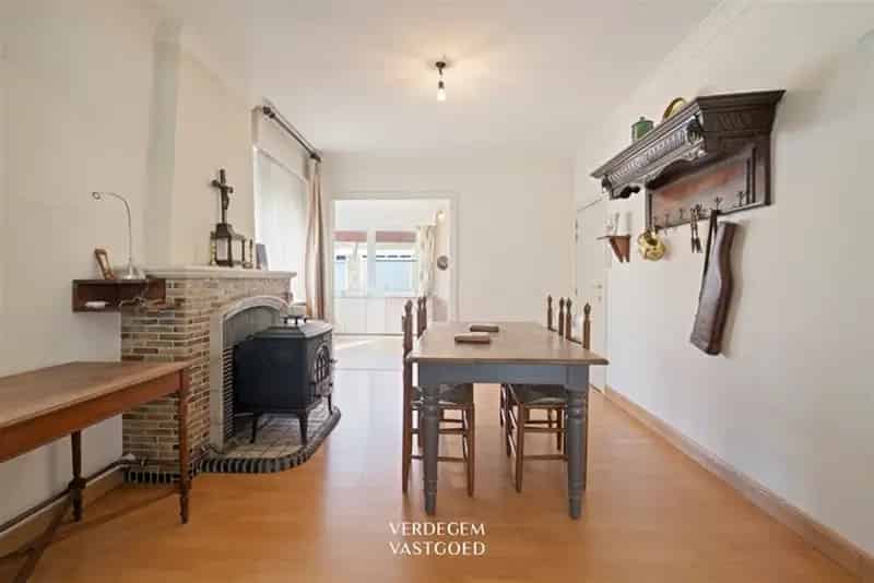 Woning met grote schuur en tuin 1070m2