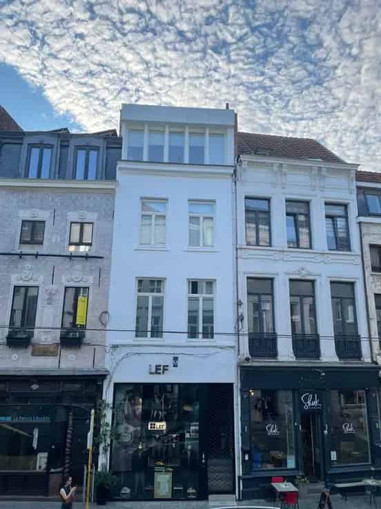 Huis Te Koop Antwerpen: Wonen en Ondernemen in Lichtrijk Doorzonpand