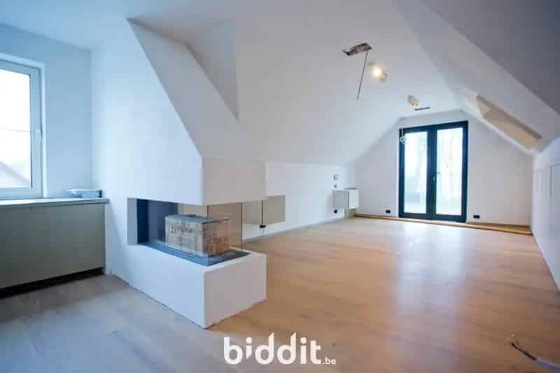 Villa met Zwembad Te Koop