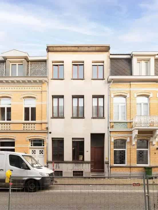 Huis Te Koop Wilrijk Centrum: Ruime Gezinswoning met 3 Appartementen