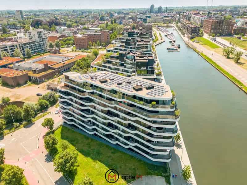 Ruim appartement te huur 216m² met 223m² terras