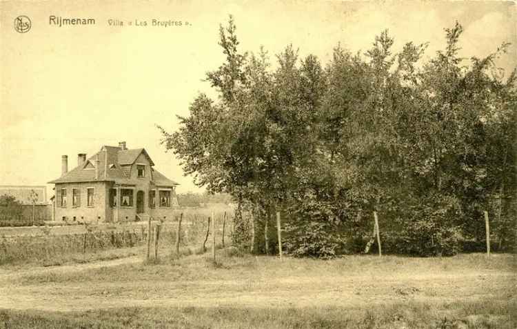 Karakter villa 'Les Bruyères' met 3 bouwgronden