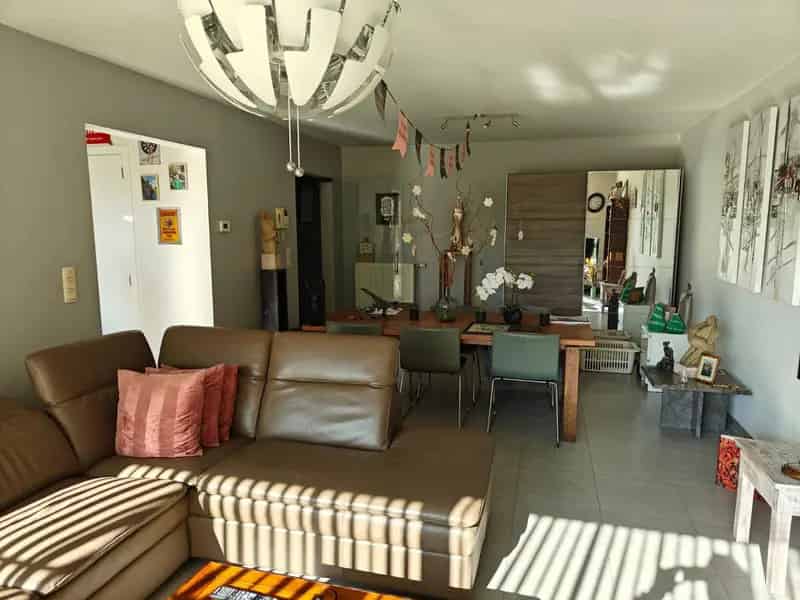 Gelijkvloers appartement 2 slaapkamers garage tuin te huur