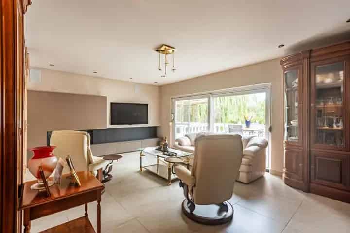 Huis te Koop Geraardsbergen Ruime Woning Prachtige Tuin