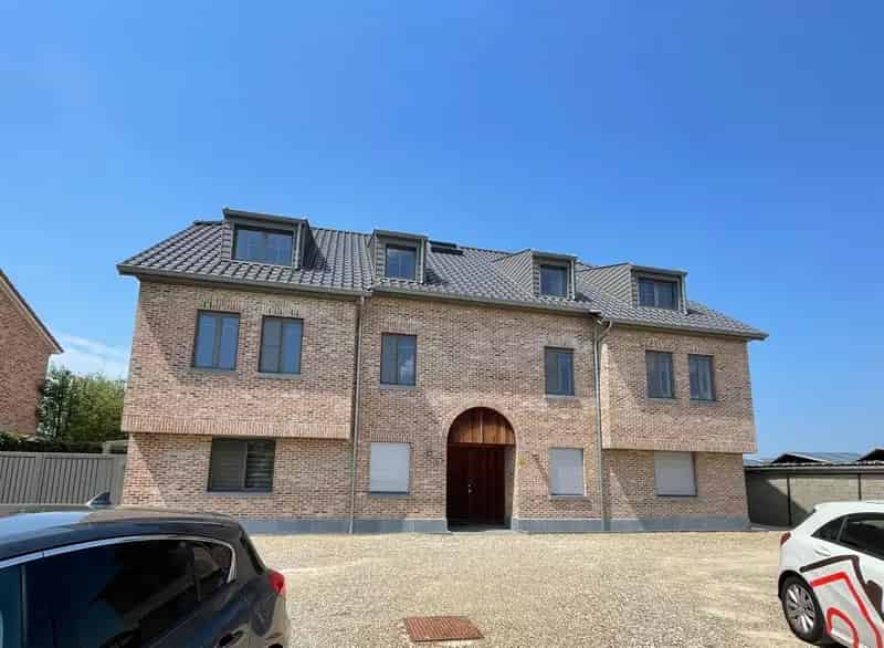 Appartement te koop: 2 slaapkamers, ruim terras, 2 parkeerplaatsen
