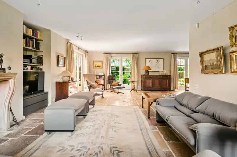 Heel ruime woning met mooie tuin op toplocatie