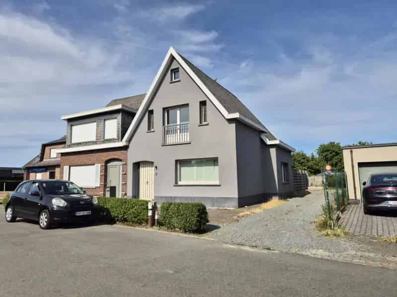 Halfopen Bebouwing Wichelen 2 slaapkamers Tuin Parkeerplaatsen