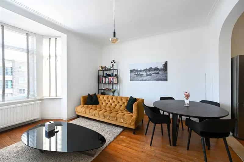 Appartement te Huur Merksem Ruime Slaapkamer Bureel Dressing