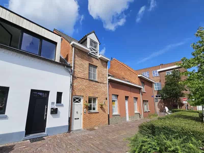 Stadswoning te huur Turnhout 3 slaapkamers terras koer