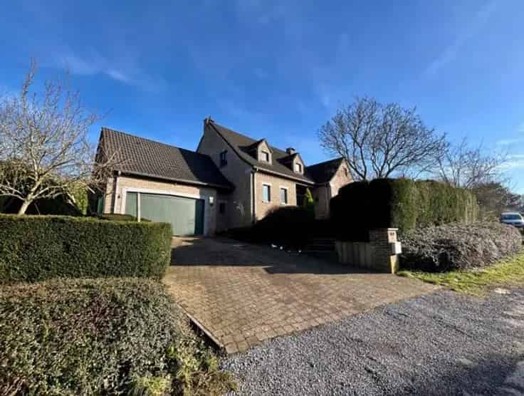 Ruime Villa te Koop in Embourg