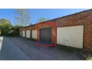 Garage en Parkeerplaats te Koop Dour