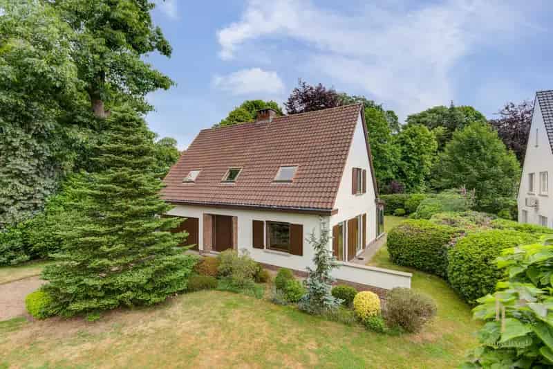 Ruime Gezinswoning Wijnegem Schilde Grote Tuin Veel Potentieel