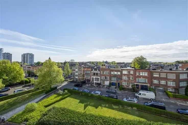 Appartement te koop Berchem 2 slaapkamers autostaanplaats
