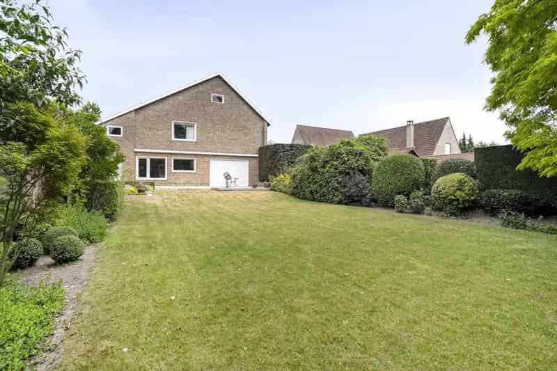 Ruime Villa te koop in Beveren nabij Roeselare