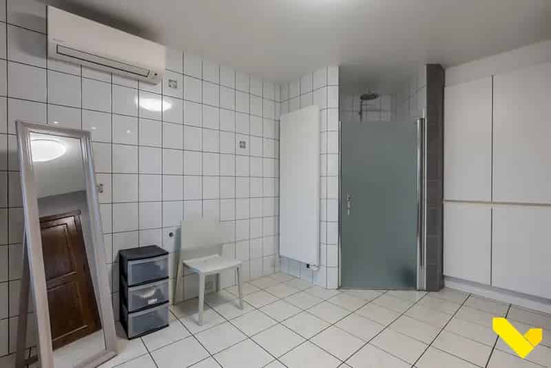 Zeer Ruime Villa te Ham 5 slaapkamers Grote Tuin Garage Laadpaal