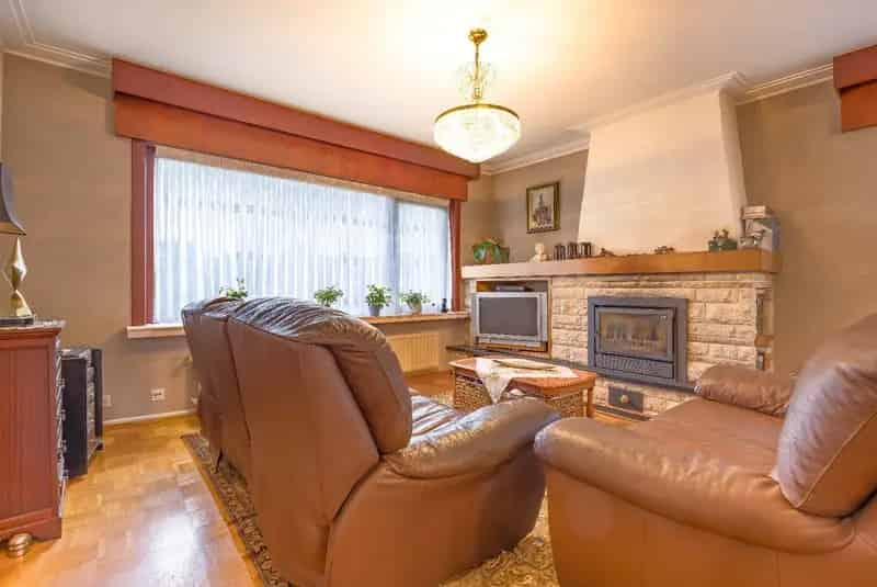 Huis te Huur Heist: Villa te renoveren met 3 slaapkamers gelijkvloers