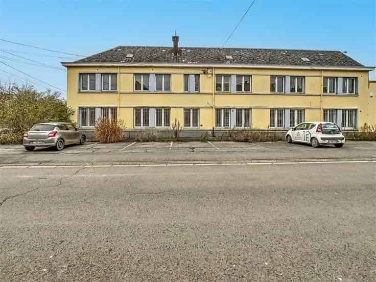Huis Te Koop Leuze 425m2 12 Parkering Renovatie