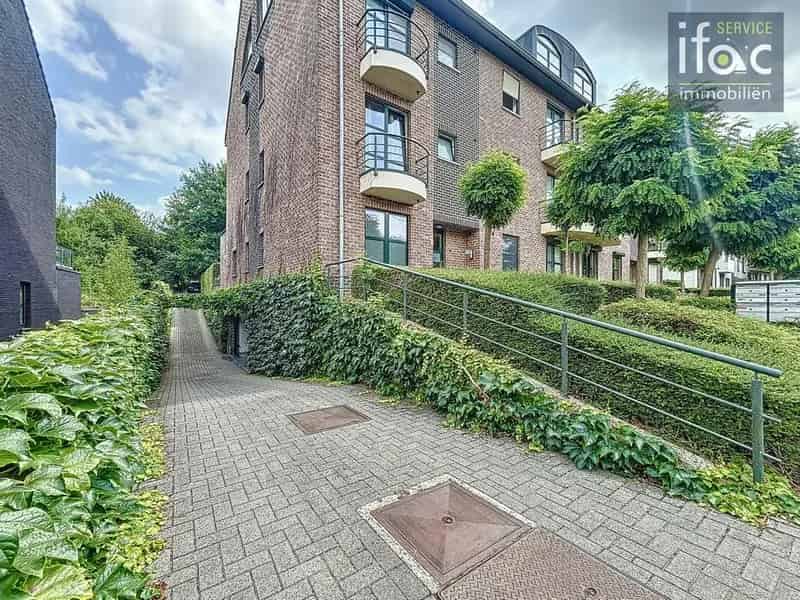 Appartement te huur gelijkvloers met terras tuin en garage