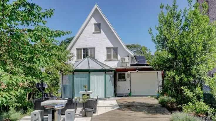 Huis Te Koop 180m² met 2 slaapkamers en garage