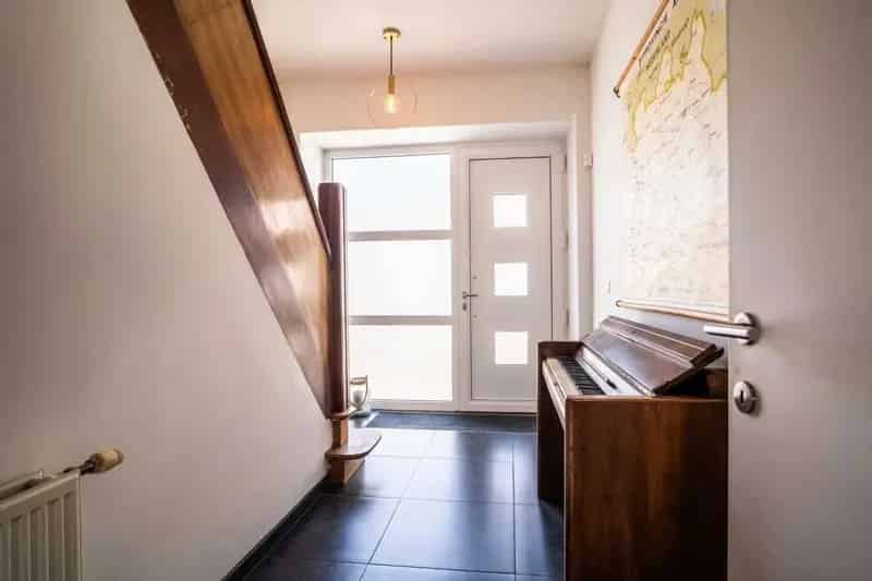 Huis te koop: Ruime gezinswoning met bijgebouw en tuin