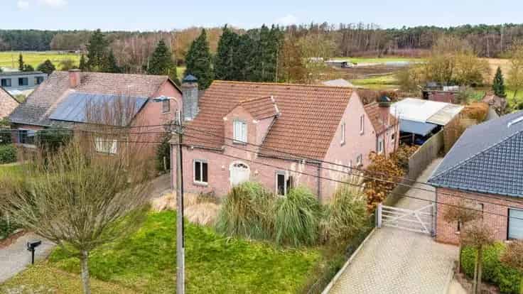 Huis Te Koop Schriek: Ruime woning met 4 slaapkamers en vrij uitzicht