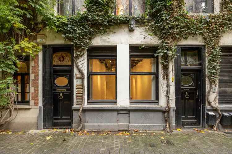 Huis te koop Antwerpen: Karakterwoning met dakterras en wellness