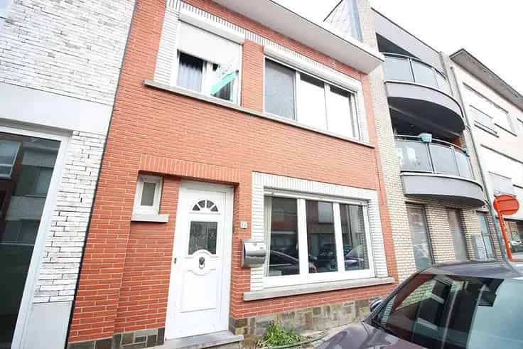 Huis Te Koop: Charmante woning met 3 slaapkamers en tuin