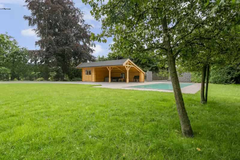 Ruime Open Bebouwing Met Zwembad Toplocatie 5 Slaapkamers