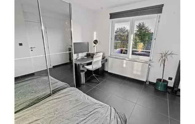 Huur 2 slaapkamer appartement van 75 m² in Schaerbeek - Schaarbeek