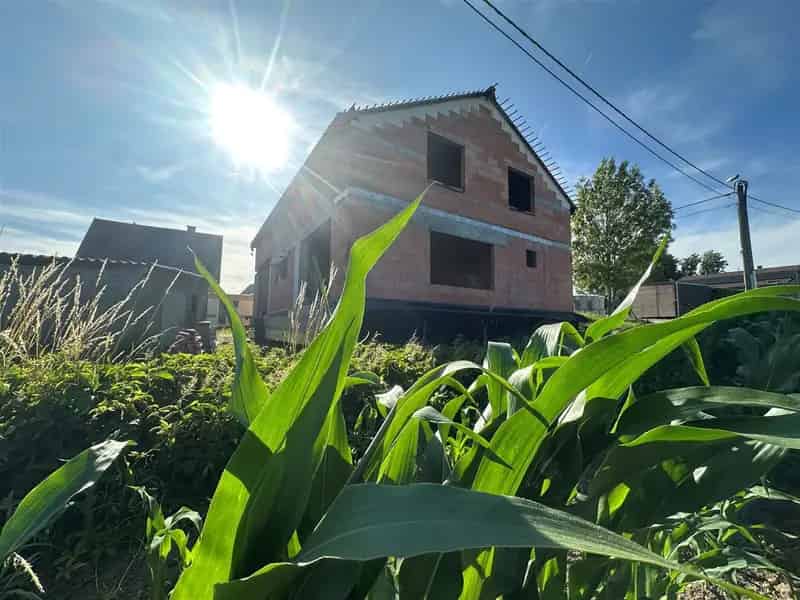 Huis te koop Brakel: Ruime woning af te werken