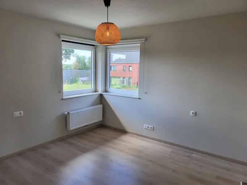 Halfopen Woning Rustige Straat