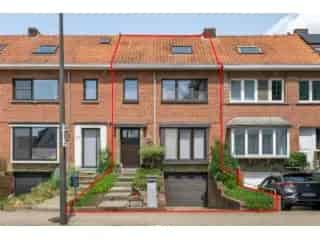 Huis te koop Mortsel - Ruime woning met 4 slaapkamers en tuin