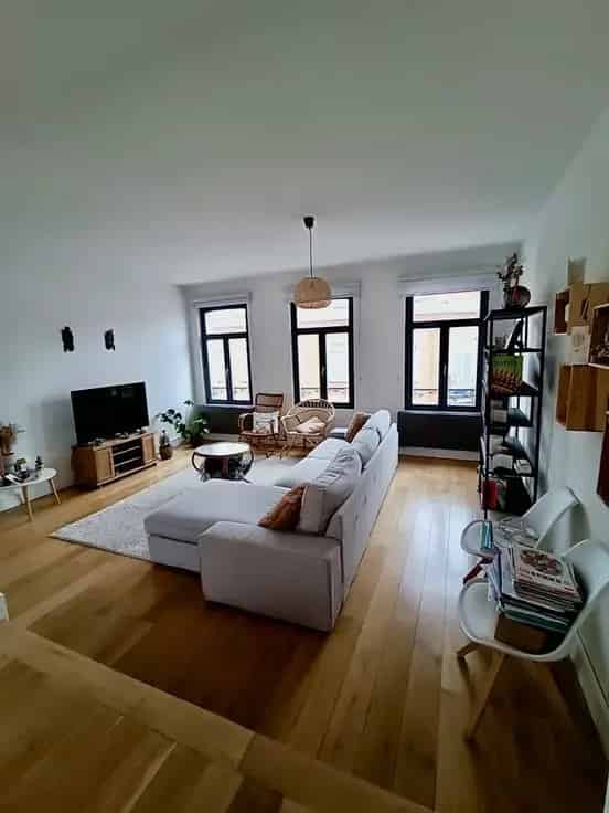 Duplex Te Koop Schaarbeek 2 slaapkamers Zonnig Terras