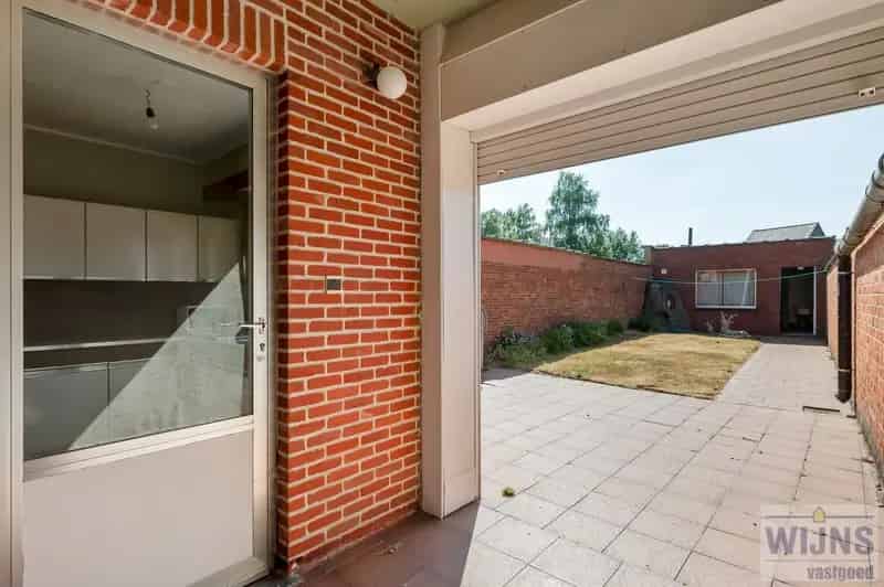 Te renoveren woning 3 slaapkamers tuin