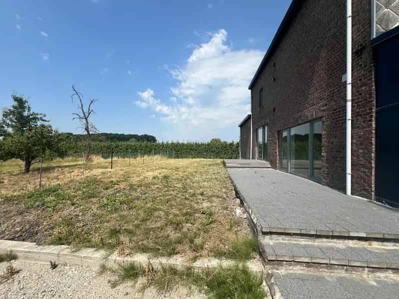 Opgefriste woning 4 slaapkamers garage carport terras tuin