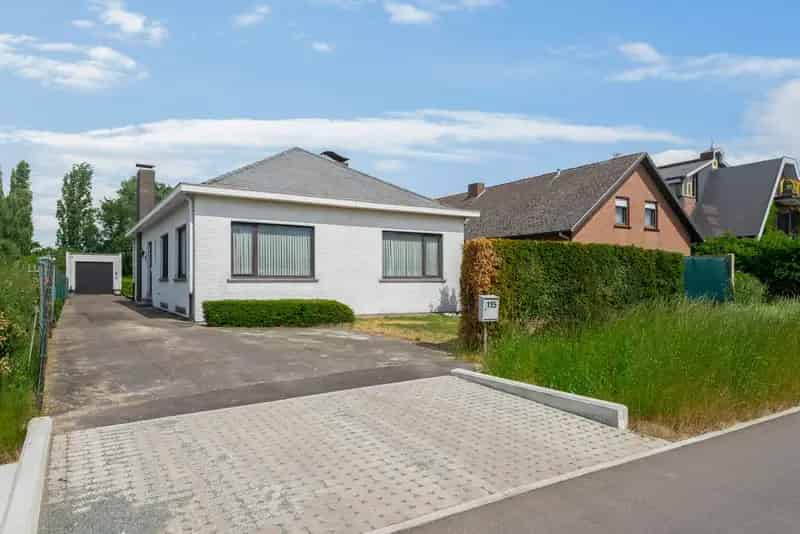 Huis te koop: Ruime woning met tuin en veel potentieel