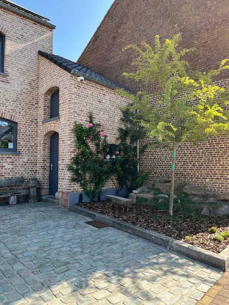 Huis te huur: Ruime gezinswoning met werkplaats