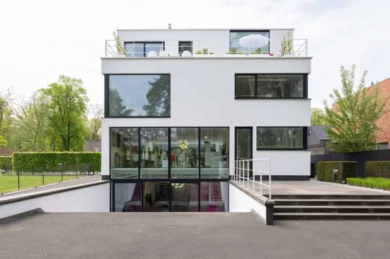 Klassieke Villa Te Schilde 5-6 slaapkamers 3 badkamers Grote Tuin