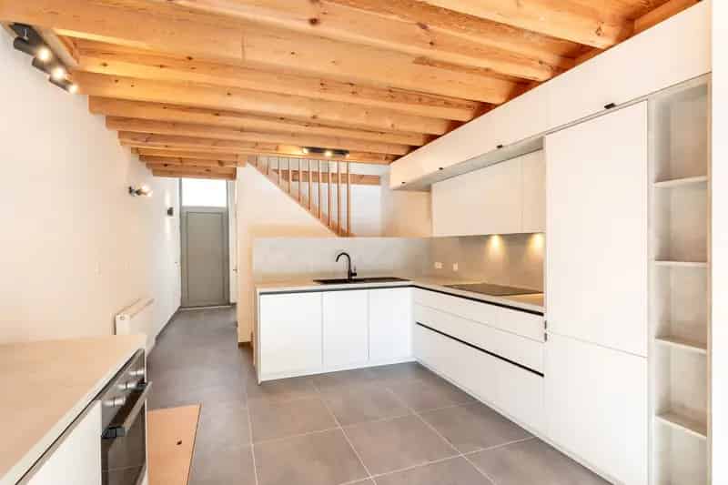 Gerenoveerde 2-Slaapkamers Woning