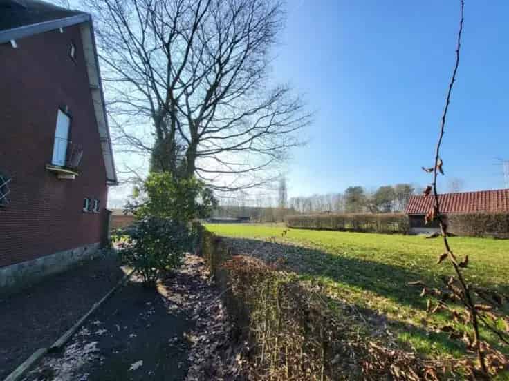 Huis Te Koop Reet: Renovatieproject met 4 slaapkamers en grote tuin