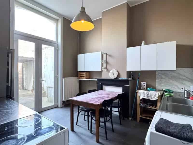 Huis te huur: 6 slaapkamers, tuin, nabij centrum