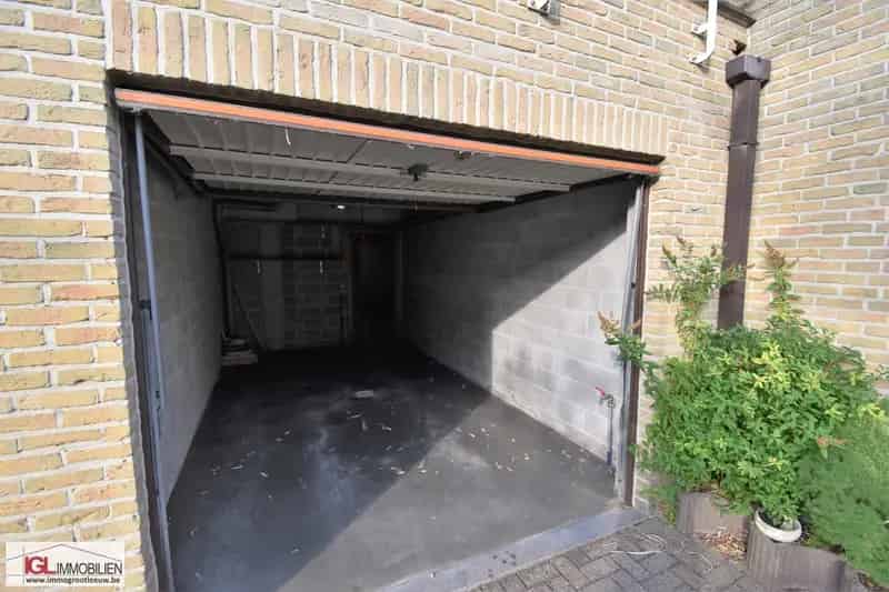 Garagebox te Asse - Ruime Box met Automatische Poort