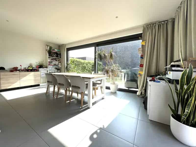 Moderne woning te Nazareth met garage en tuin